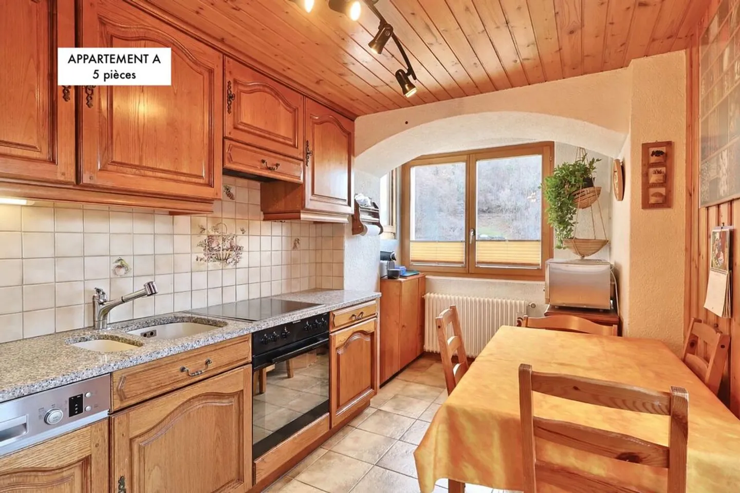 RARE INVESTMENT OPPORTUNITY - Photo 4 of 10