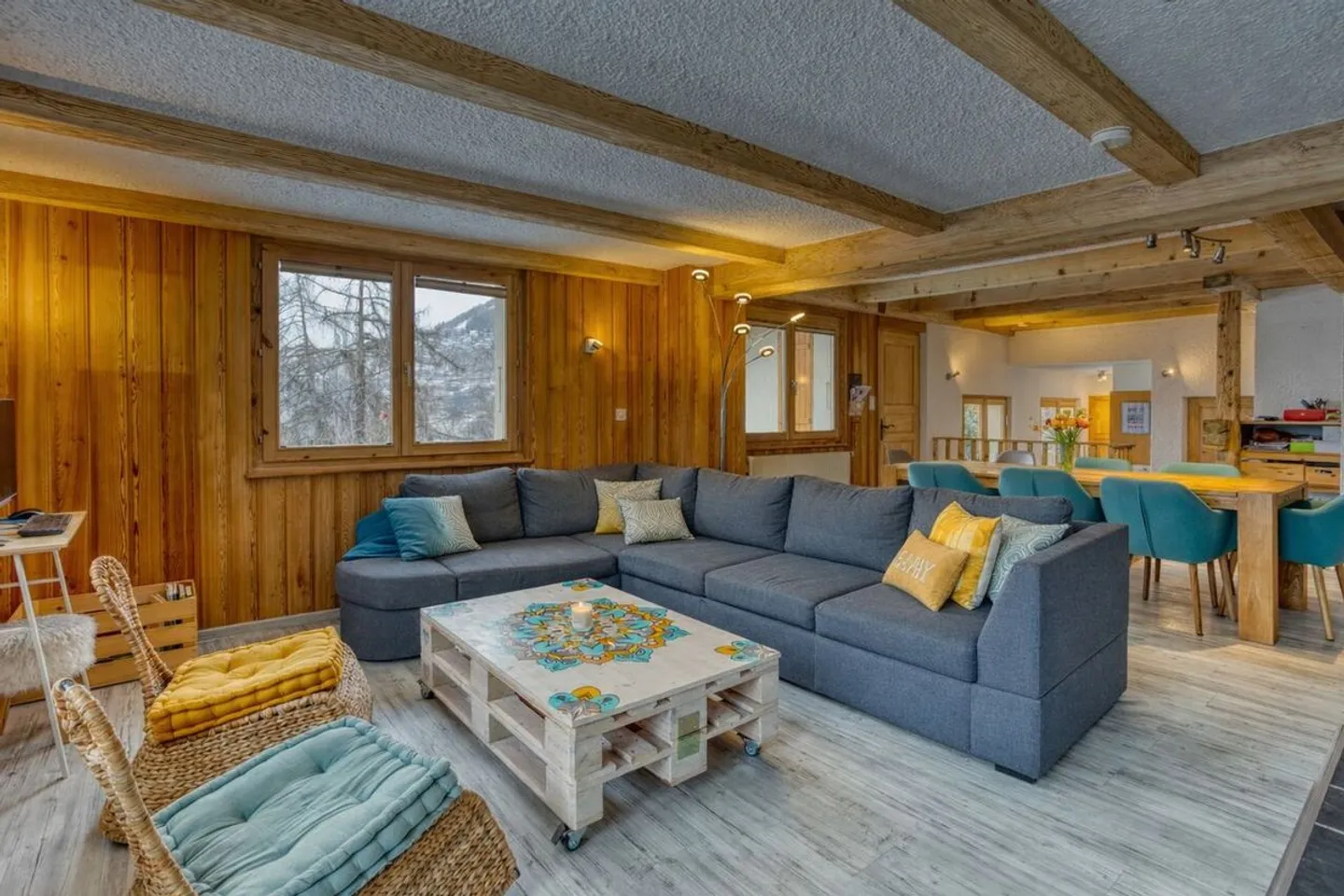 CHALET NESTLED IN THE HEART OF NATURE - Photo 2 of 9