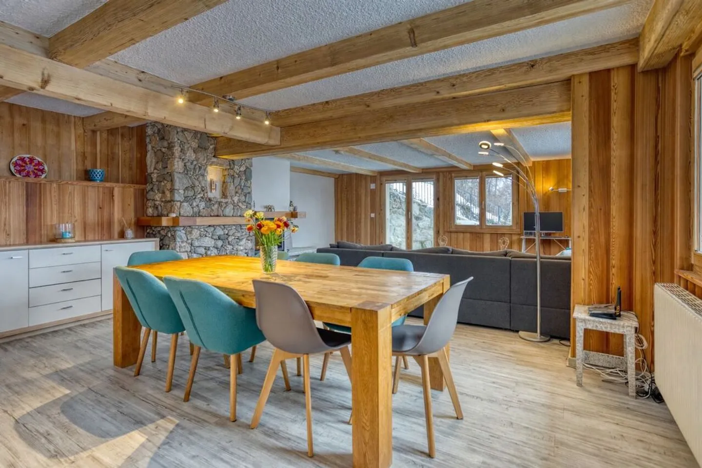 CHALET NESTLED IN THE HEART OF NATURE - Photo 3 of 9