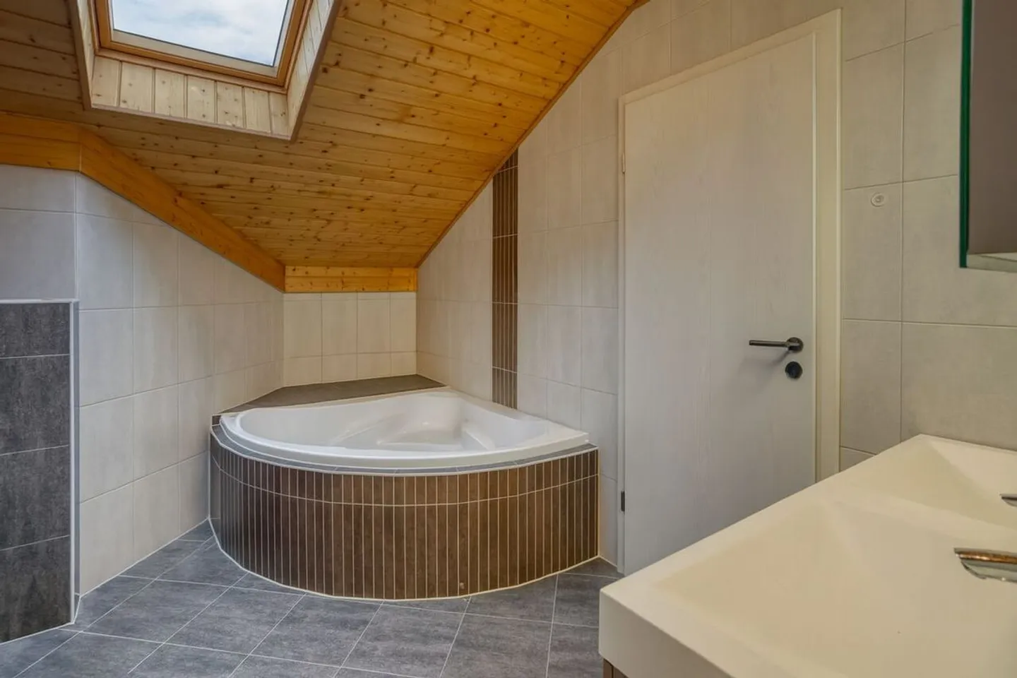 Spacieuse Villa Familiale - Photo 6 sur 9