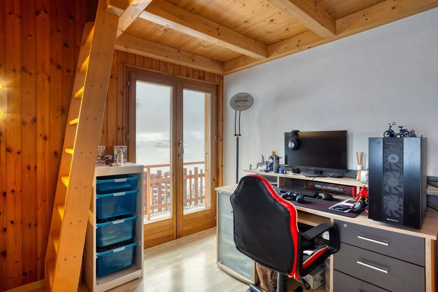 CHALET NESTLED IN THE HEART OF NATURE - Photo 9 of 9