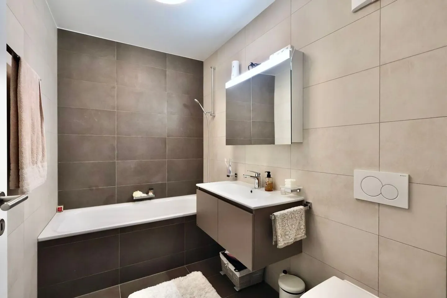 Modernes Apartment mit atemberaubendem Blick - Foto 7 von 8