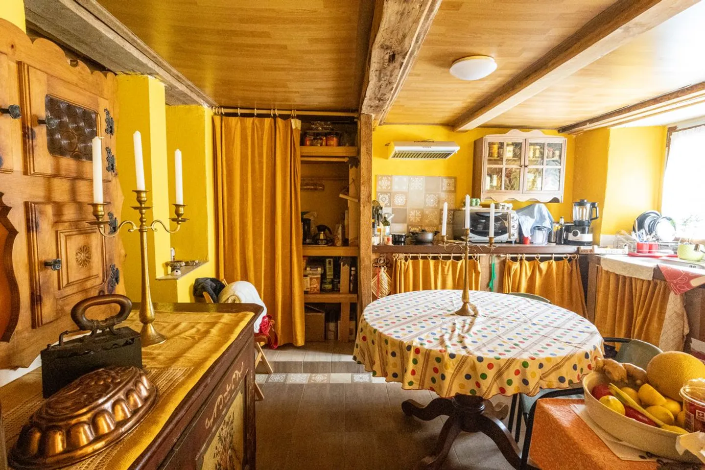 CHARM AND AUTHENTICITY: HOUSE WITH BARN - Photo 2 of 13