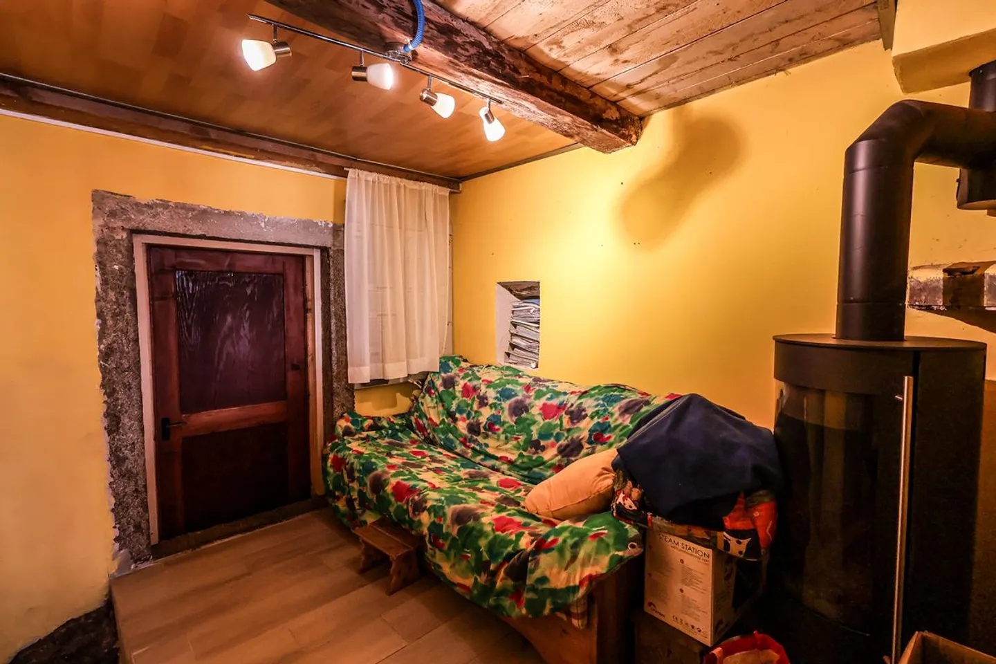 CHARM AND AUTHENTICITY: HOUSE WITH BARN - Photo 3 of 13