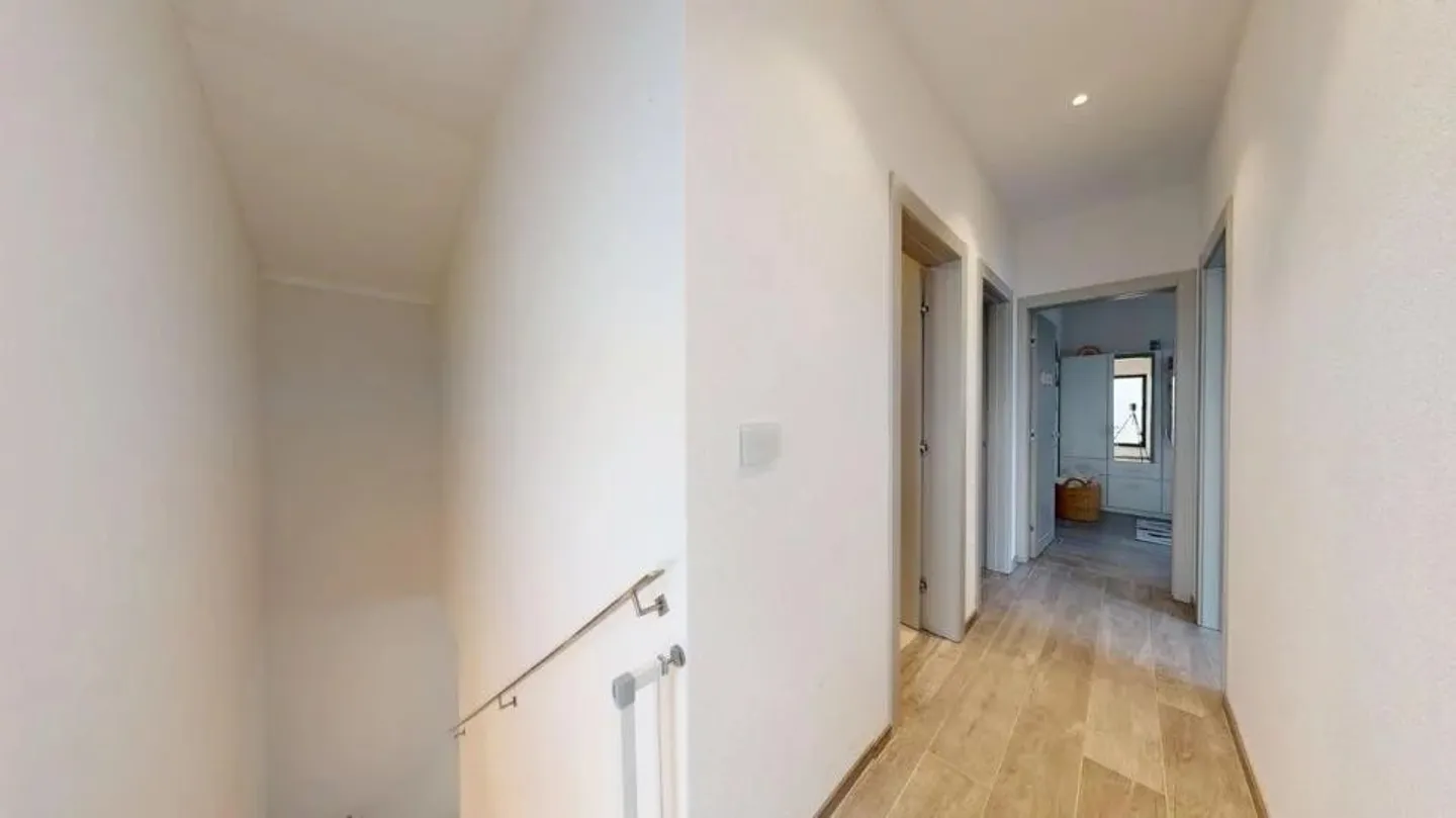 On the edge of a forest area - Contemporary villa in a privileged setting - Photo 12 of 13