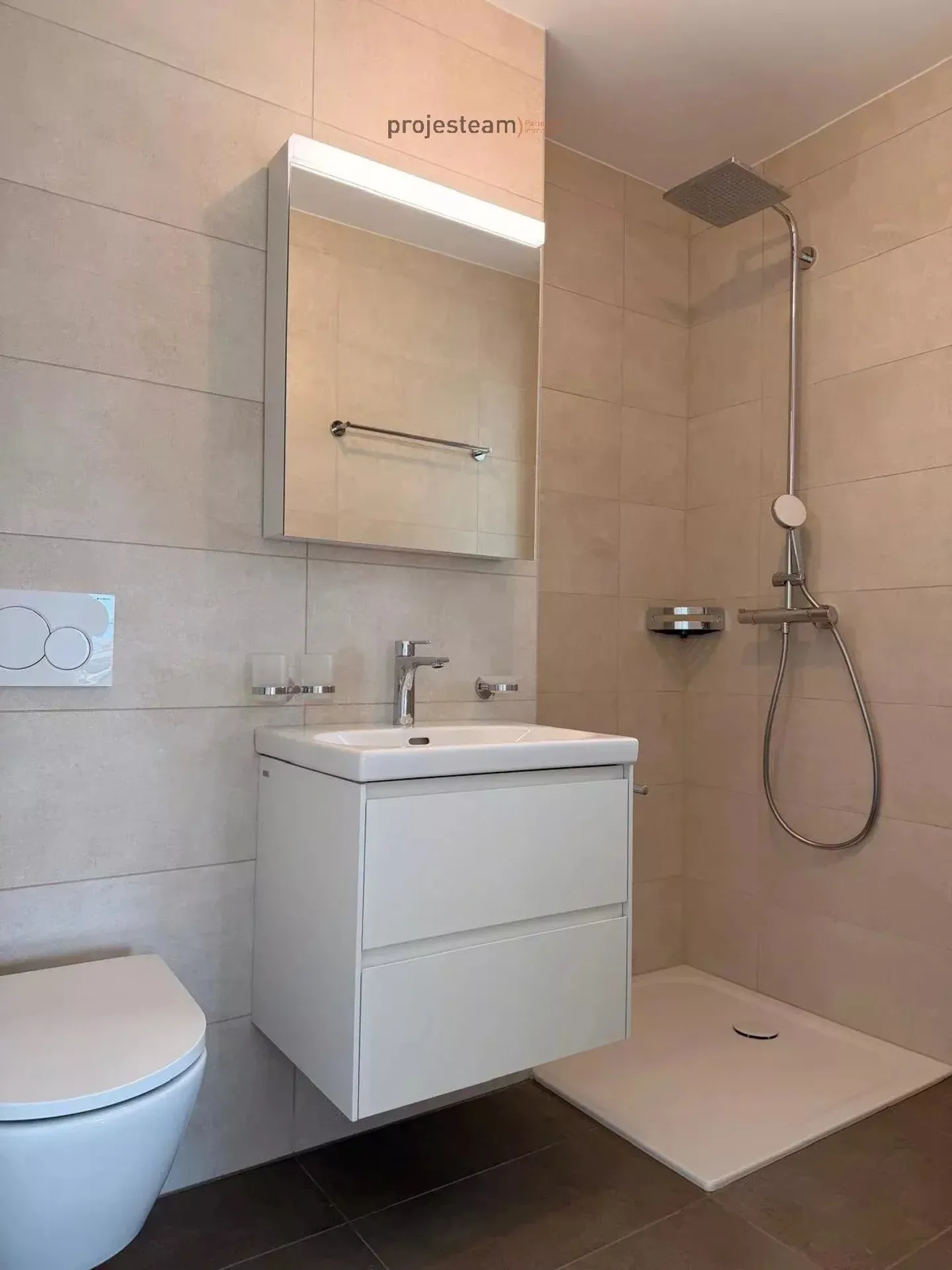 Appartamento nuovo - Duplex mansardato con carattere e fascino accentuato da doppi altezze di soffitto - Foto 12 di 13