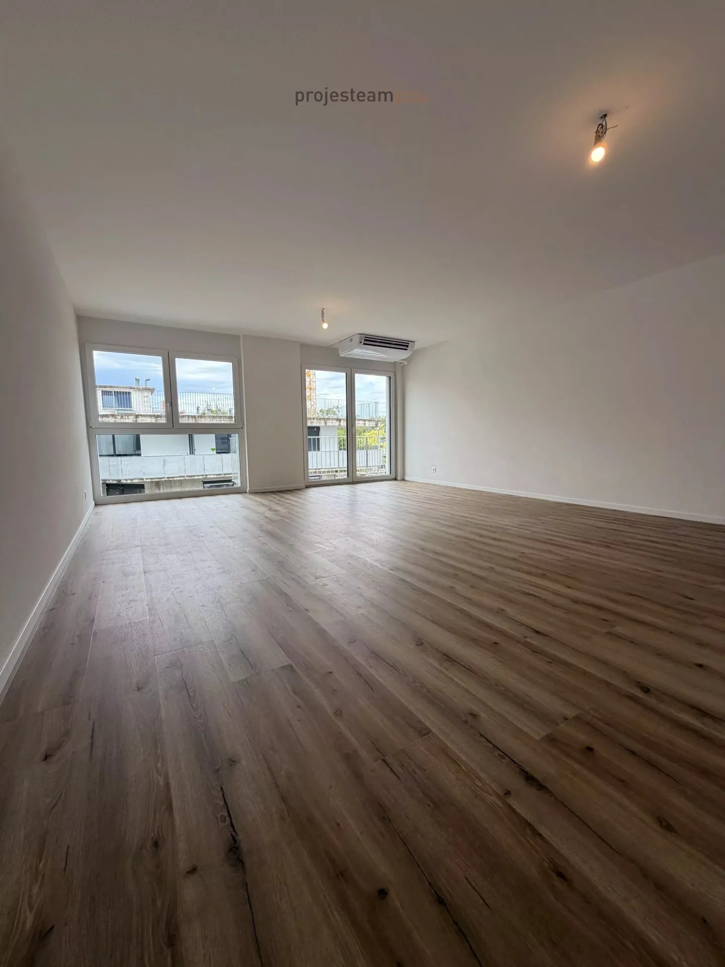 Ufficio moderno con ascensore a Echandens - Foto 4 di 4