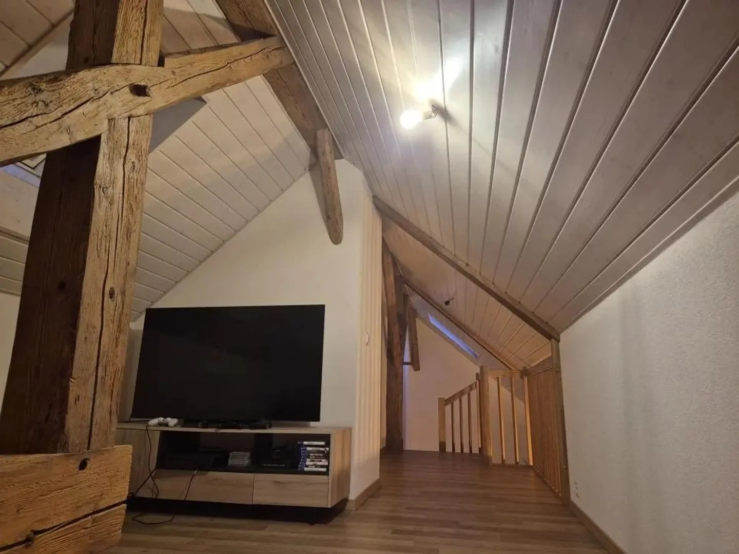 In affitto ad Aclens – Superbo appartamento 2.5 con soppalco – Un gioiello nel cuore di un villaggio tranquillo, a 10 minuti da Morges - Foto 5 di 11