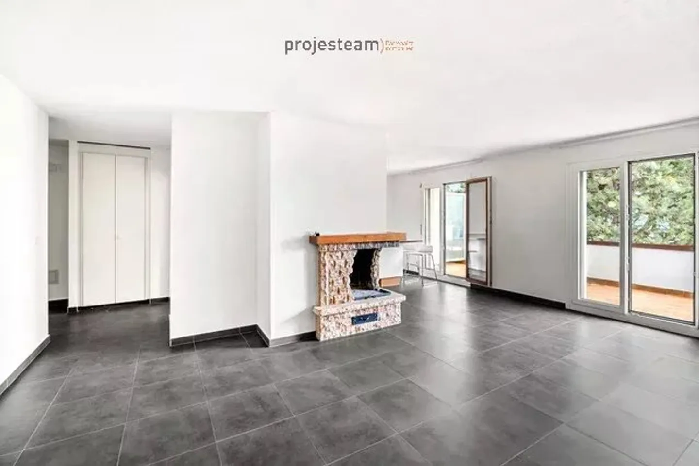 Apartment with fireplace, carefully renovated, large south-facing balcony, in a green and family-friendly setting - Photo 7 of 13