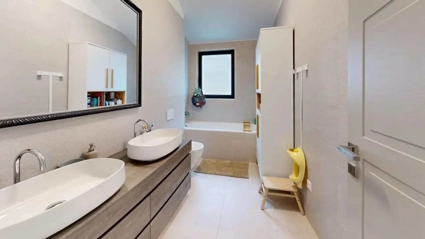 On the edge of a forest area - Contemporary villa in a privileged setting - Photo 13 of 13