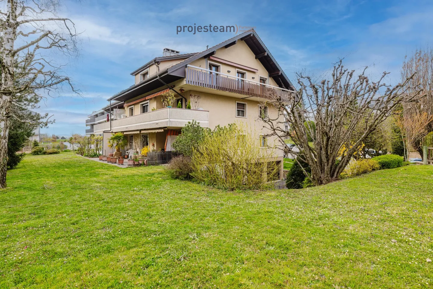 Apartment with fireplace, carefully renovated, large south-facing balcony, in a green and family-friendly setting - Photo 11 of 12