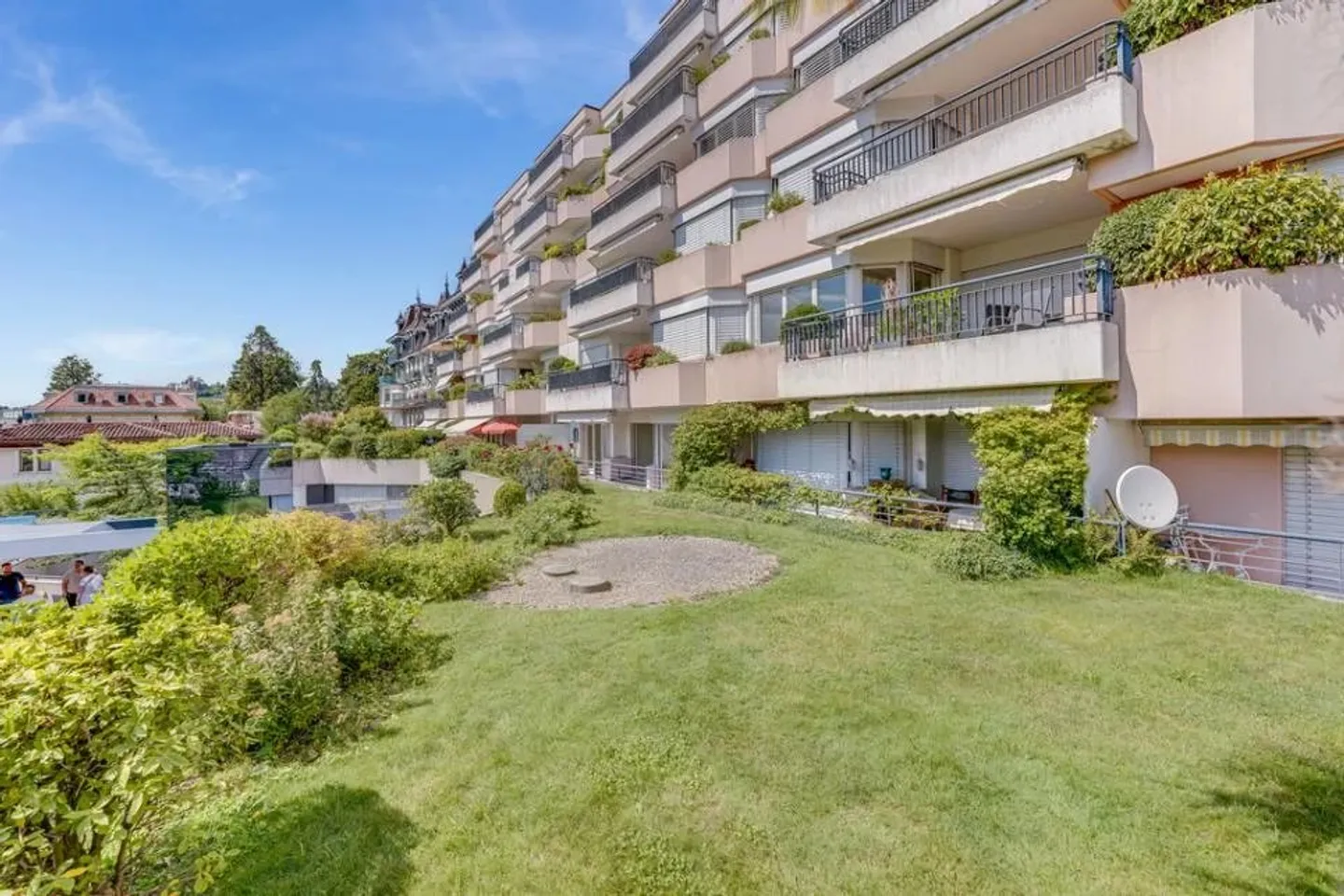 A pochi metri dal lago, vista lago, tranquillo, ristrutturato e luminoso! - Foto 5 di 13