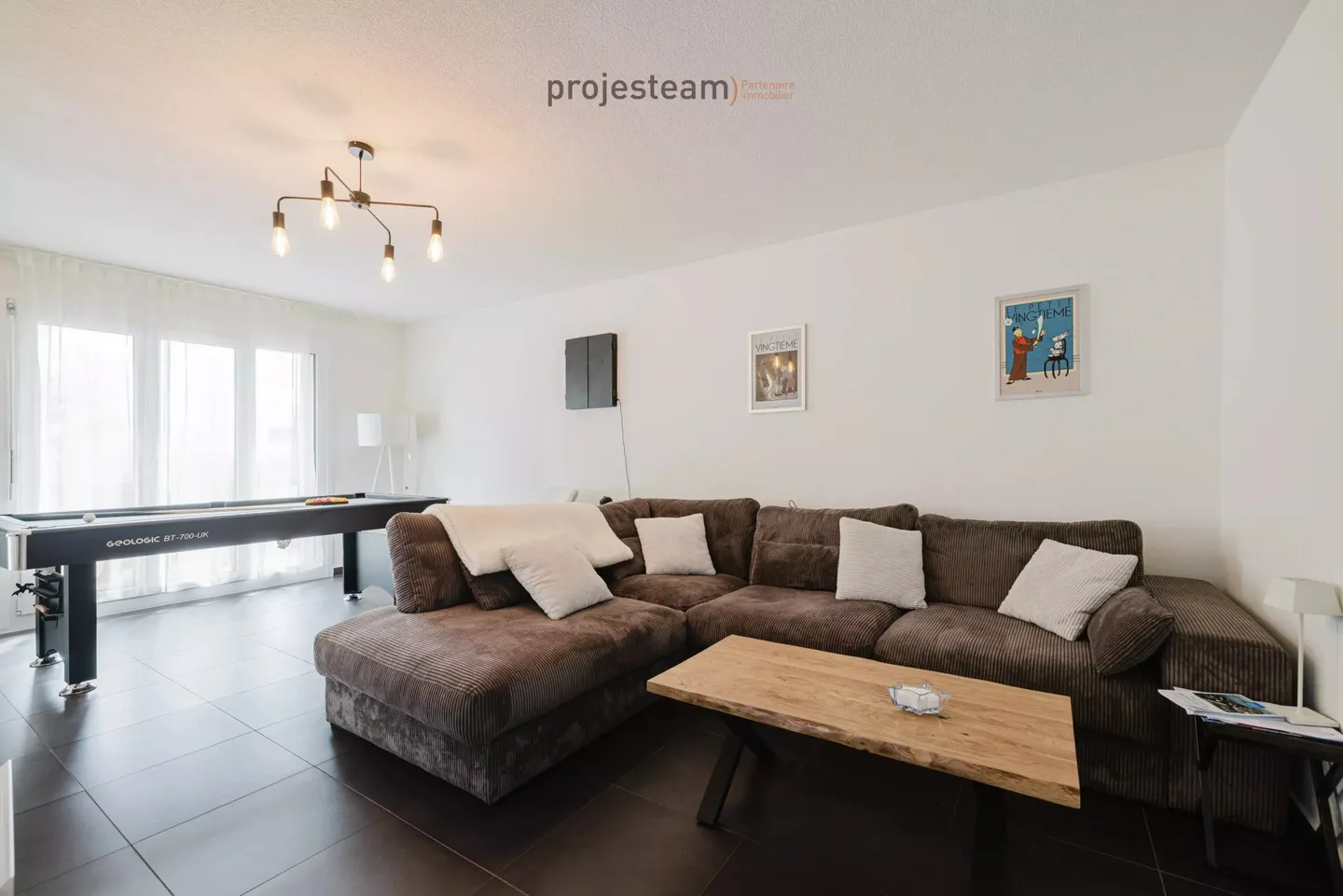 Apartment with fireplace, carefully renovated, large south-facing balcony, in a green and family-friendly setting - Photo 6 of 12