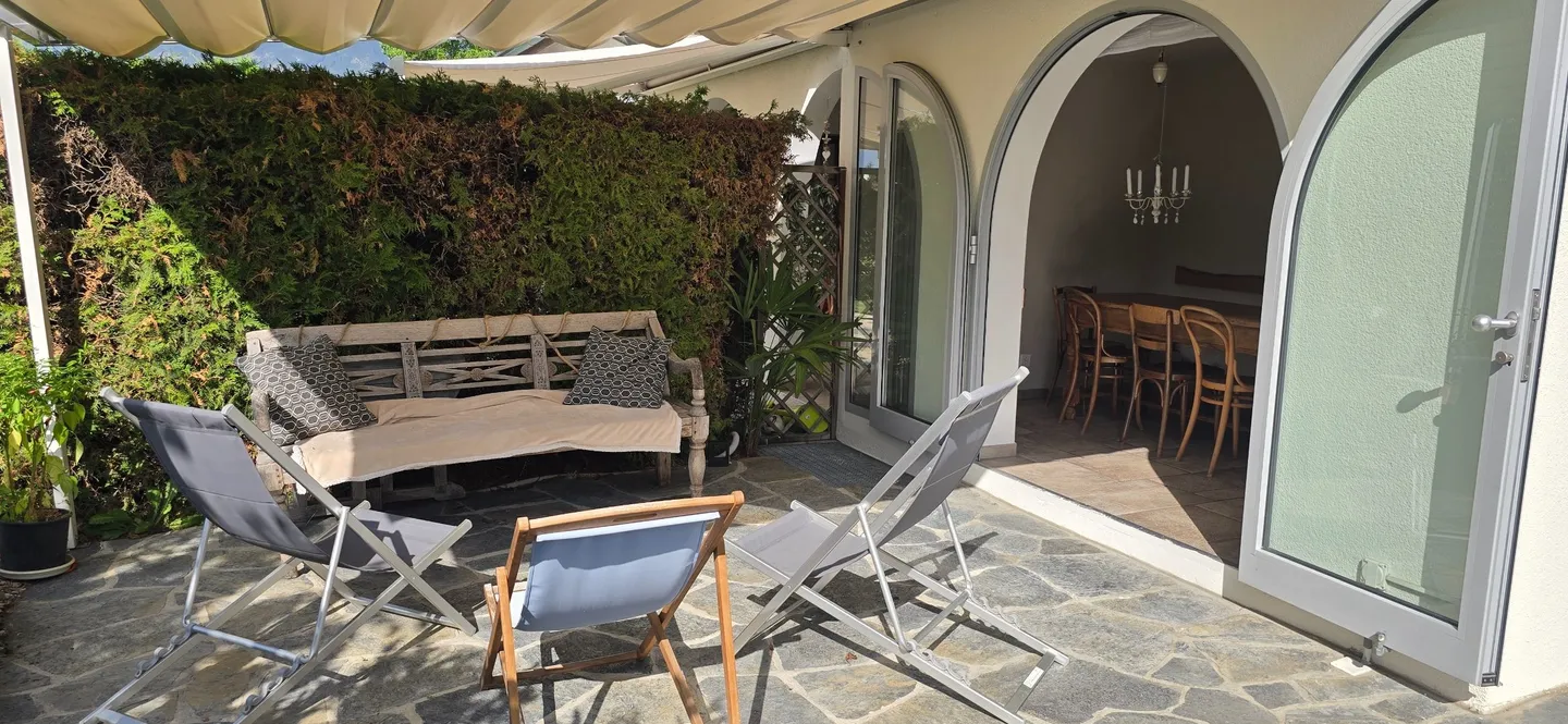 Villa gemella unica ristrutturata di 7,5 stanze di 375m2 a Conthey - Foto 4 di 13