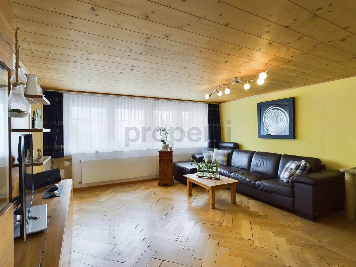 Cozy 6.5-room single-family house with spacious terrace in Herisau - Photo 2 of 10