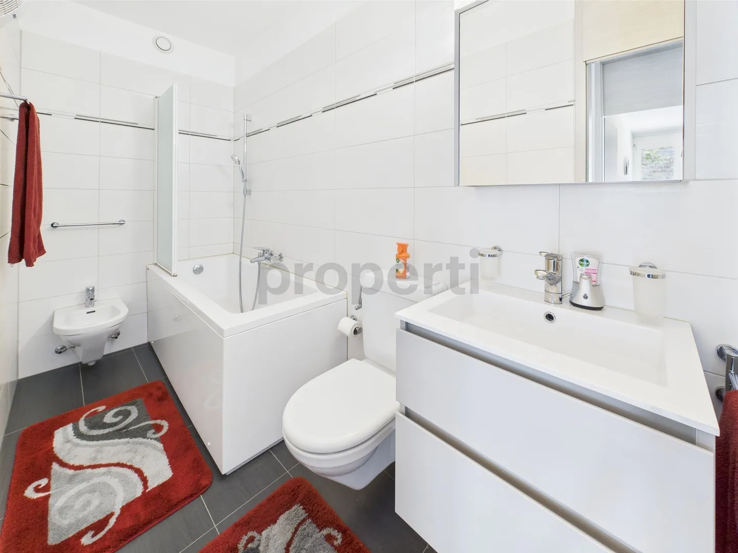Renovated 3.5-room apartment - Central location in Biasca - Photo 10 of 11