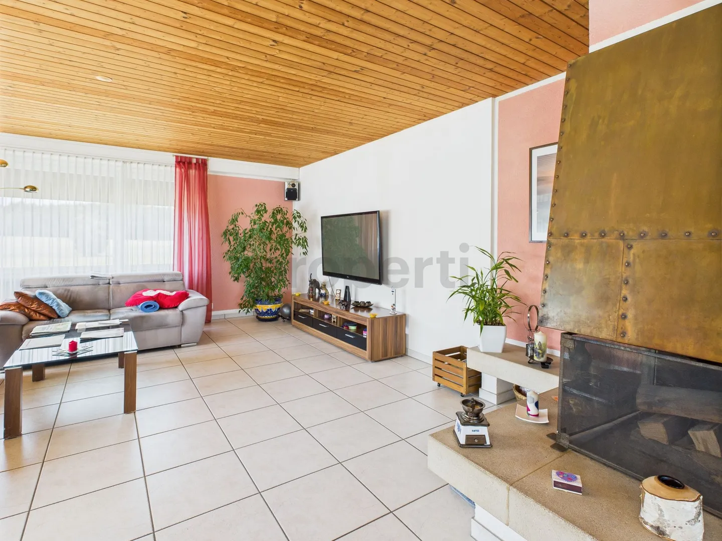 Grosszügiges Zweifamilienhaus mit Wellnessoase und Ausbaupotenzial in Uettligen - Foto 6 von 13