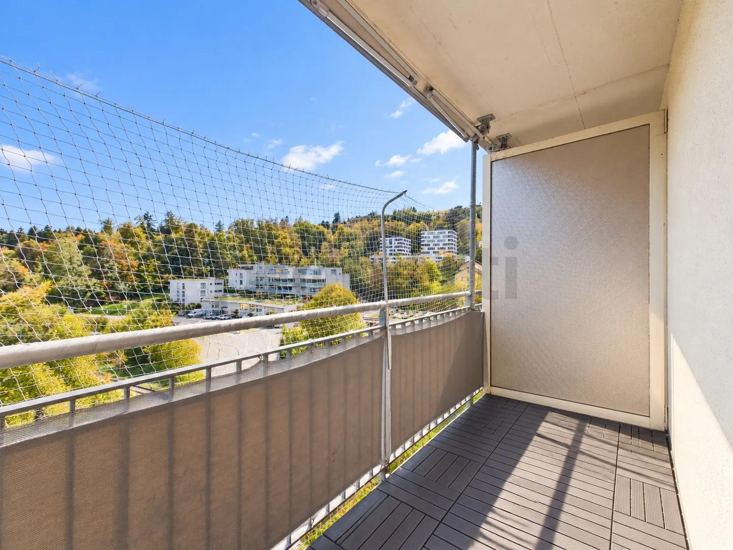 Grosszügiger Balkon, renovierter Wohnkomfort & praktische Liftanbindung! - Photo 10 of 11