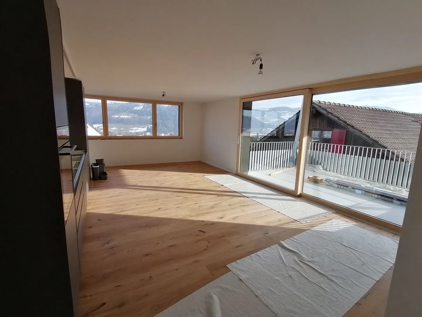 Moderne 3.5-Zimmer-Wohnung mit Terrasse - Foto 1 von 12
