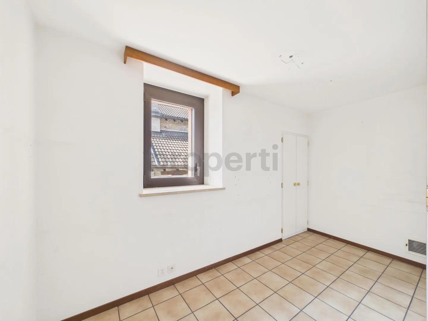 Maison indépendante élégante 4.5 pièces avec grande terrasse et espace extérieur à Agarone - Photo 6 sur 13