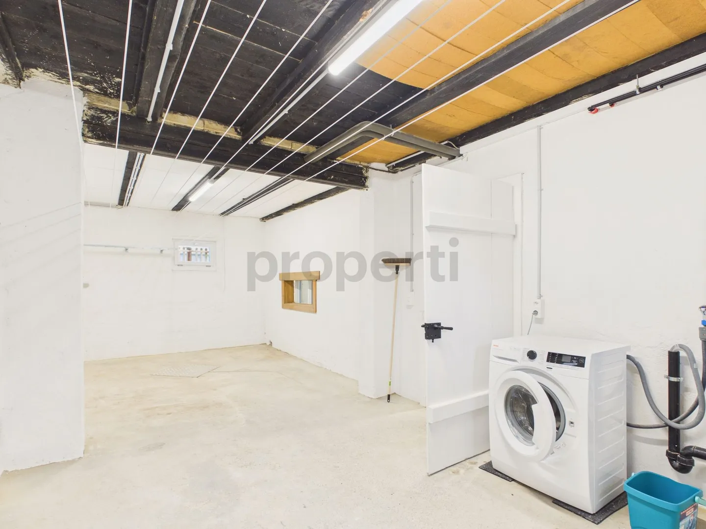 Maison individuelle de 6 pièces récemment rénovée avec sous-sol et station de recharge, Niederuzwil - Photo 12 sur 13