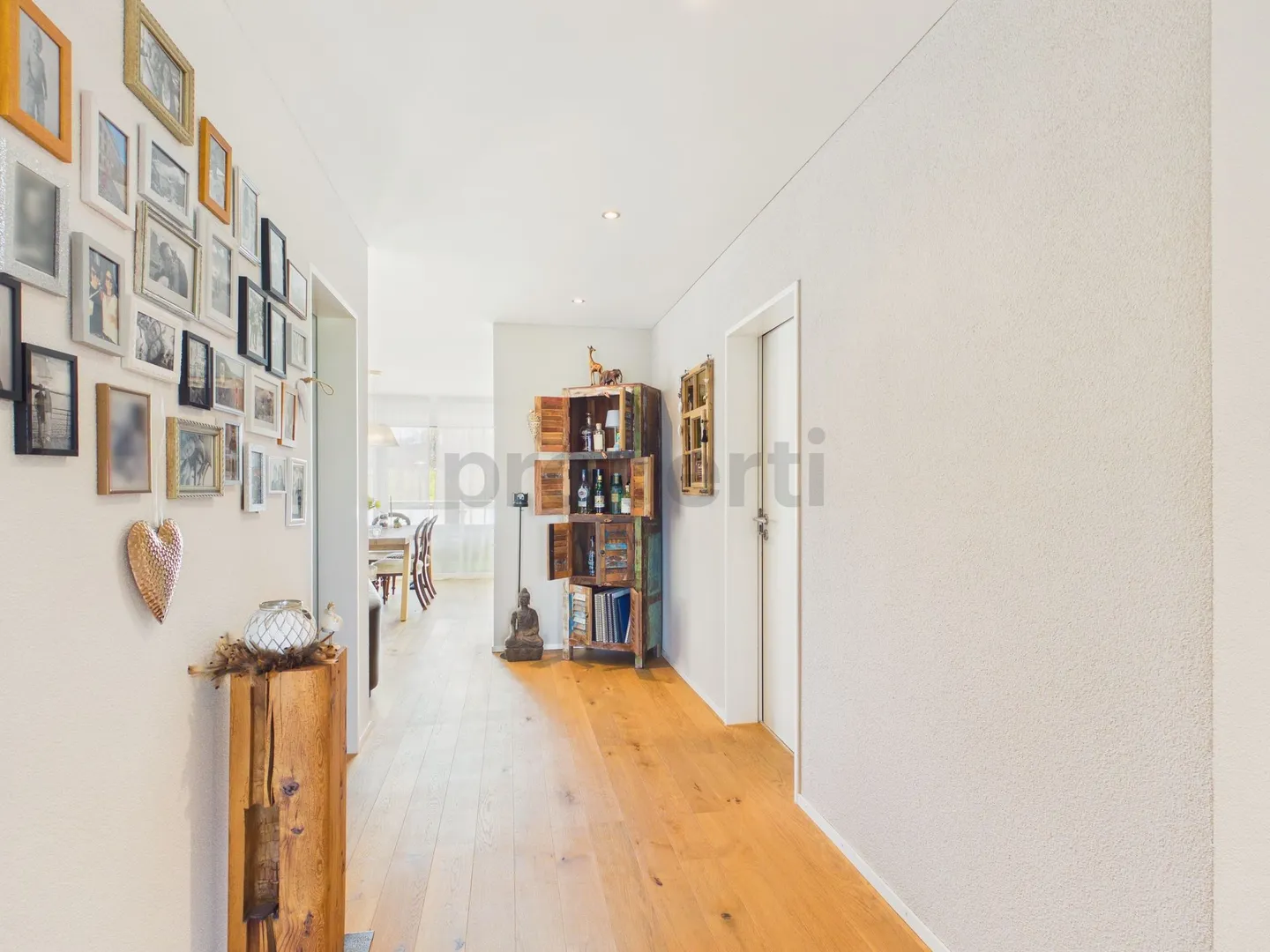 Appartement moderne de 4,5 pièces avec balcon et vue panoramique sur la verdure à Güttingen - Photo 6 sur 13