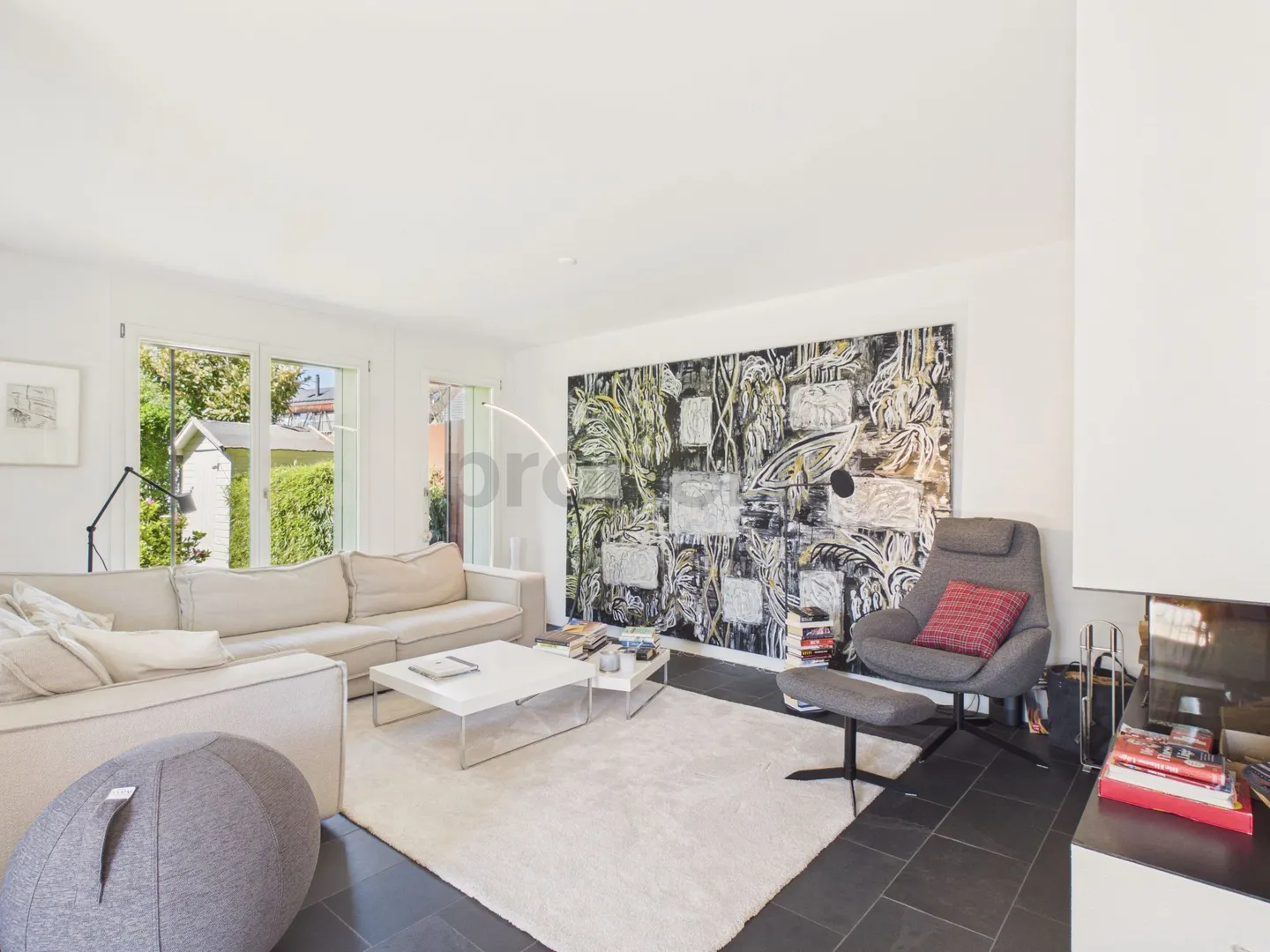 Maison jumelée moderne de 5,5 pièces avec beau jardin à Hirzel - Photo 4 sur 12