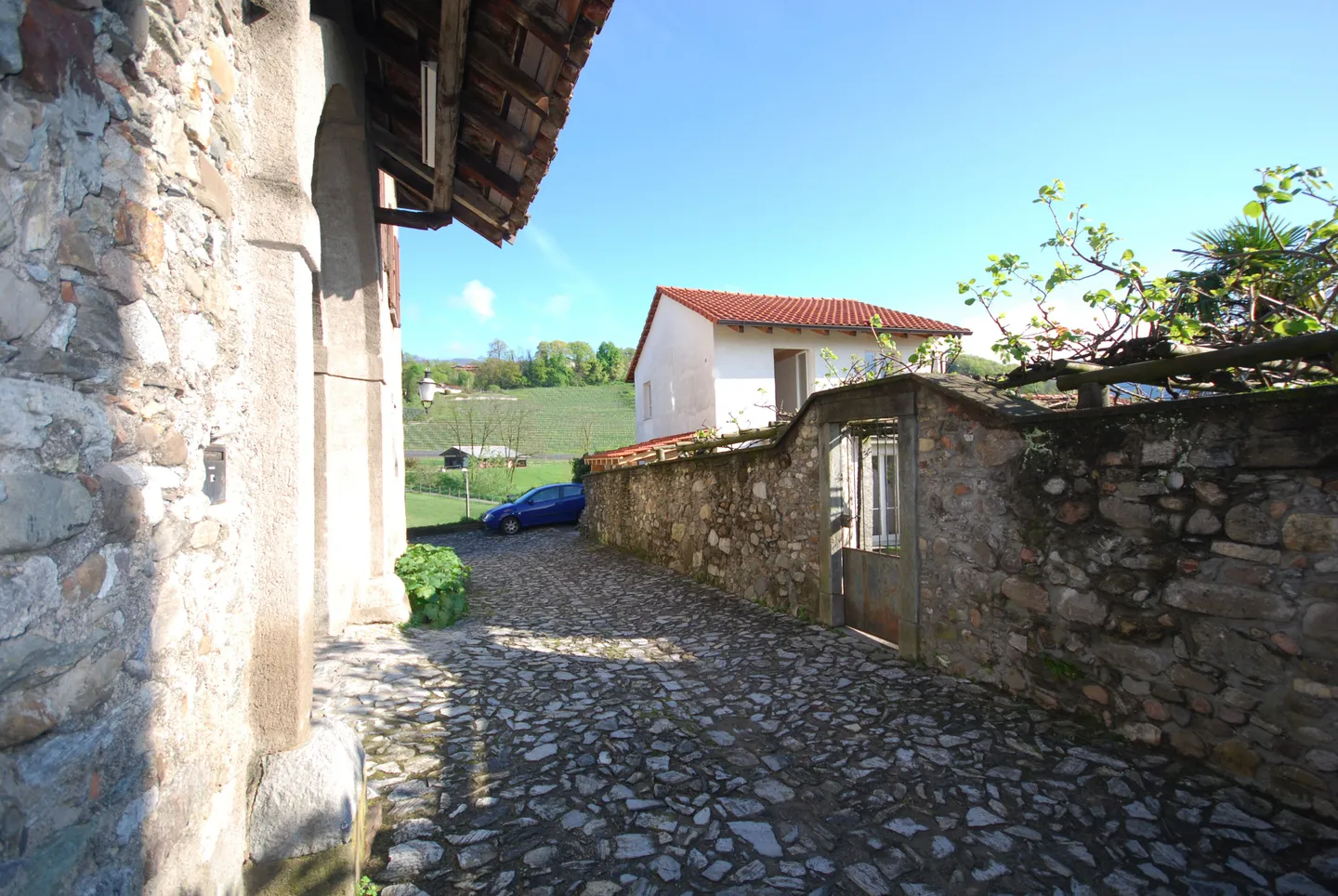 Cozy independent house of 4.5 rooms in a privileged position in S. Pietro di Stabio - Photo 7 of 8