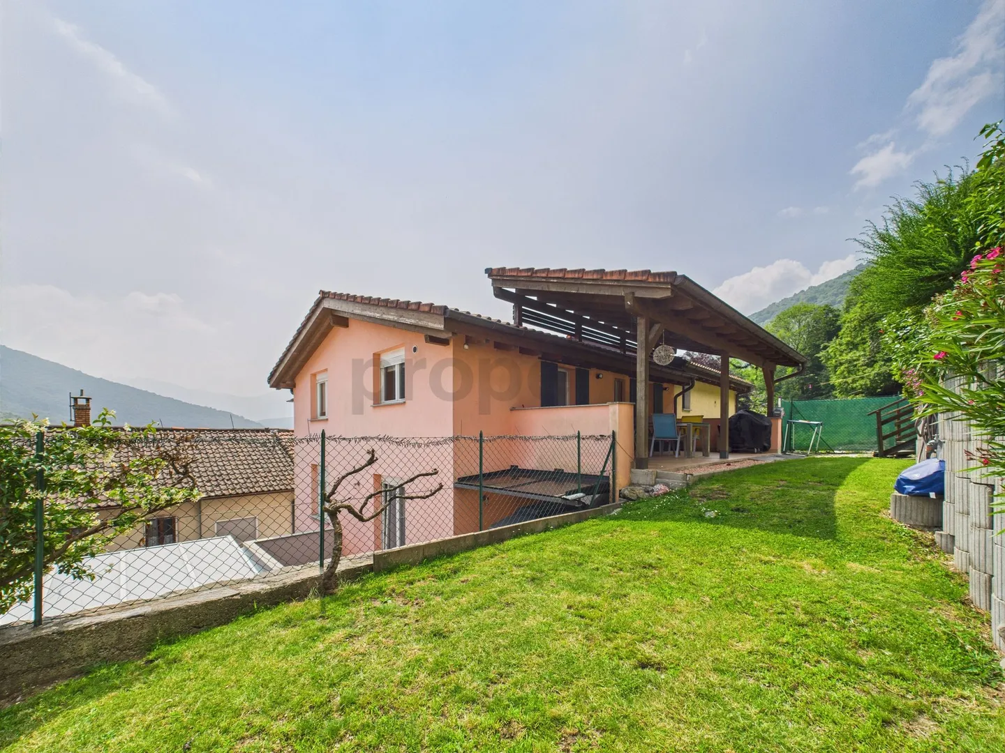 Superbe maison jumelée 4,5 pièces + 2,5 pièces à Sigirino - Photo 2 sur 12