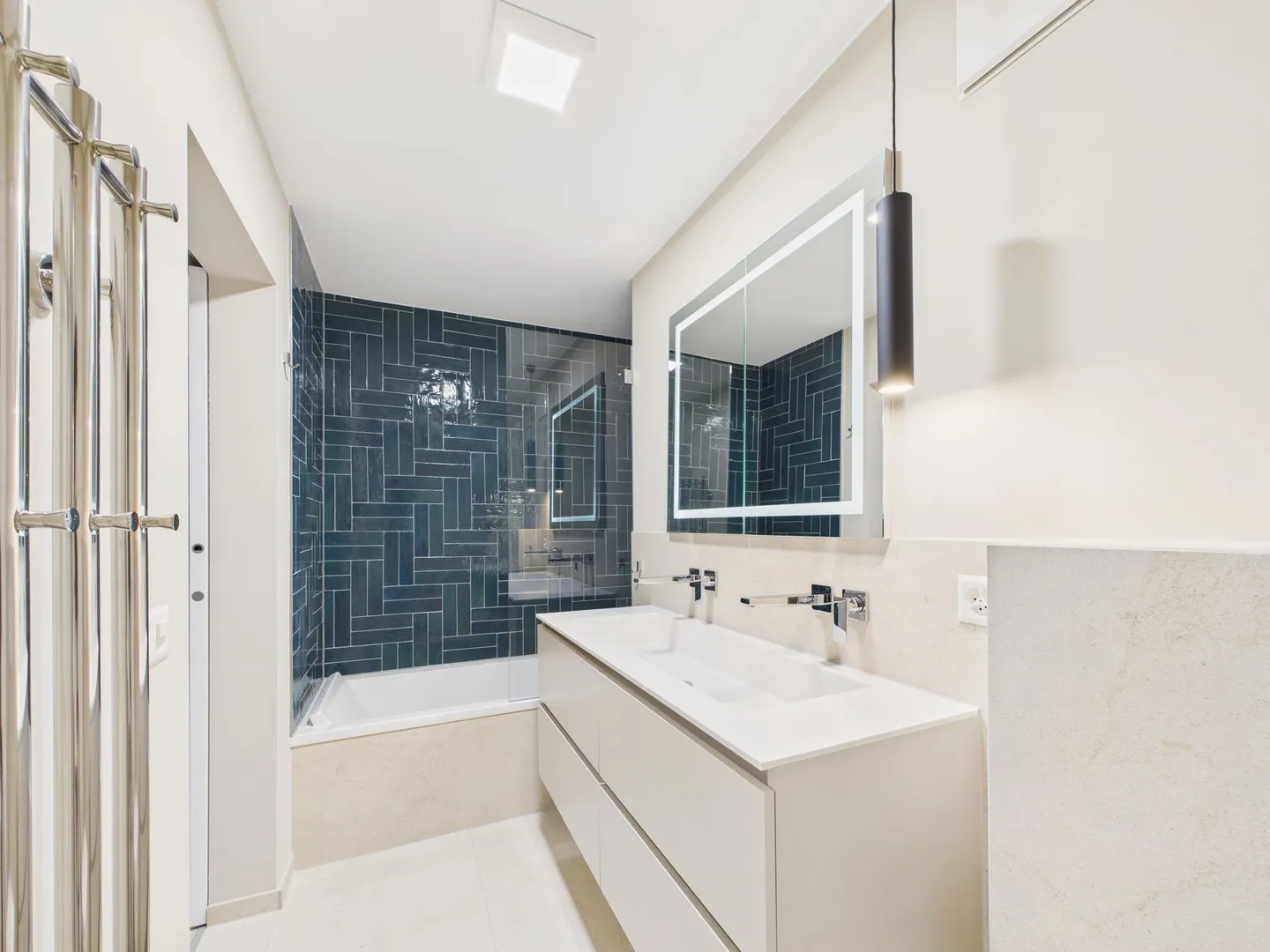 Modern 6.5-room terraced single-family house with lake view in Horgen - First occupancy after renovation - Photo 11 of 13