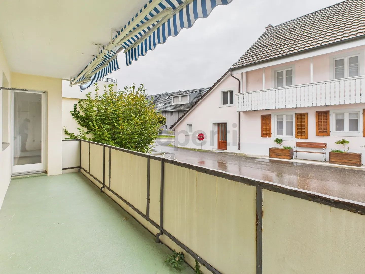 Gepflegtes Mehrfamilienhaus in ruhiger Lage in Full-Reuenthal - Foto 8 von 10