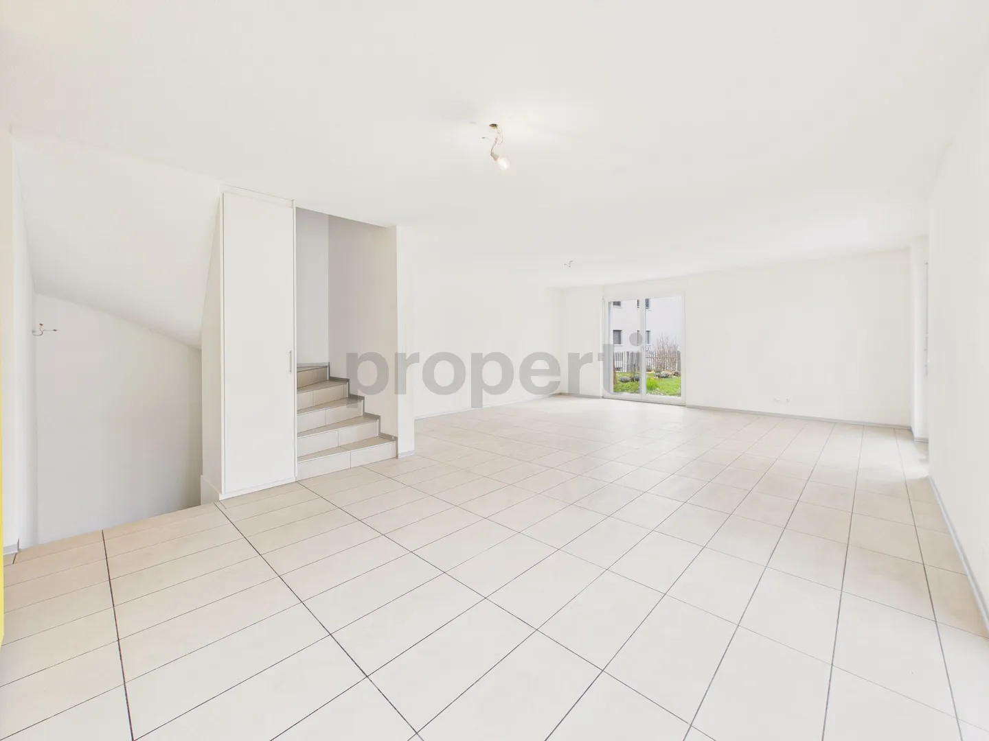 Modernes 5.5-Zimmer-Doppelhaus an ruhiger Lage in Schmitten FR - Photo 4 sur 13