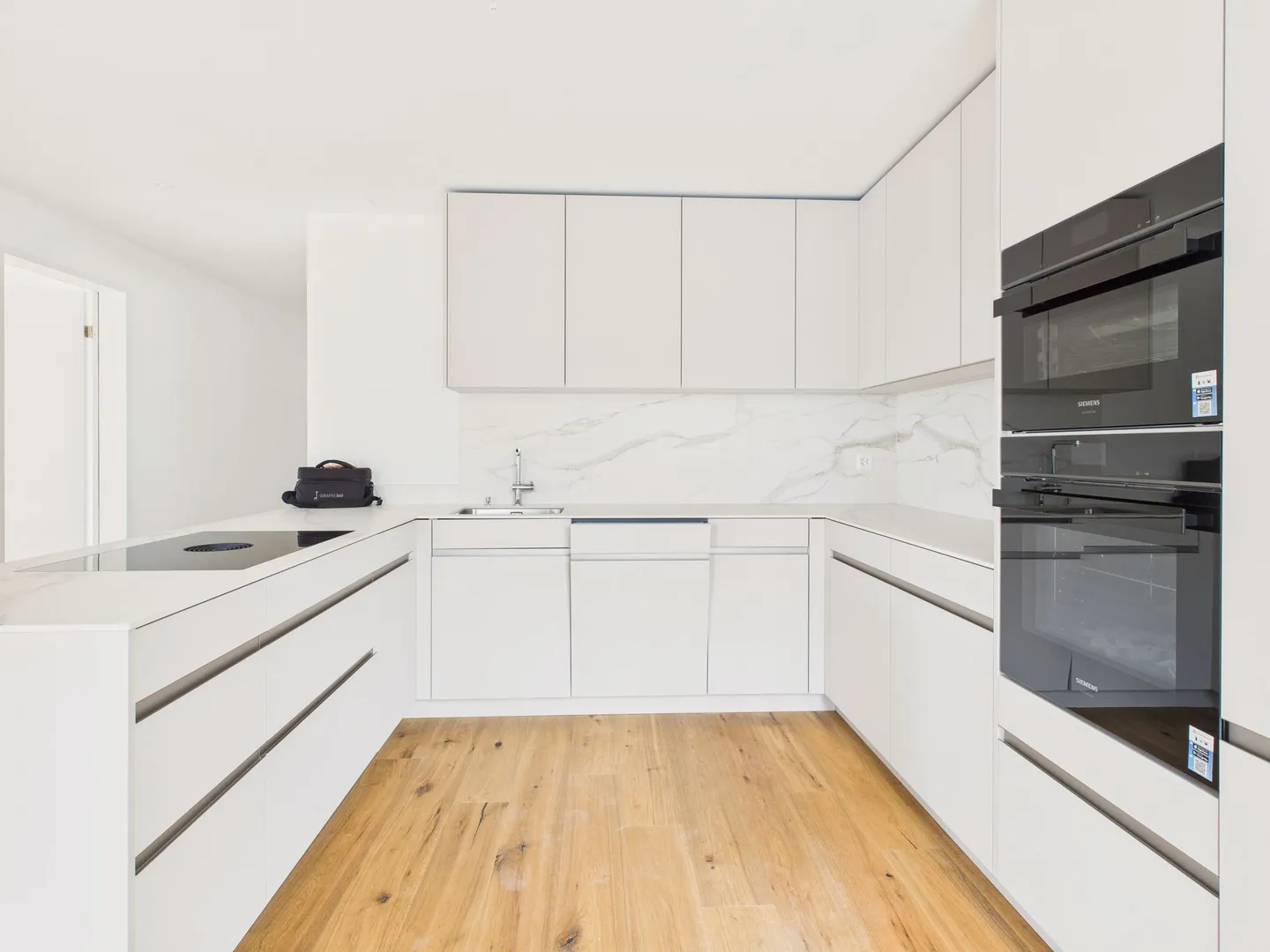 First Rental - Stylish 4.5-Room Apartment in Attractive Location - Photo 4 of 13