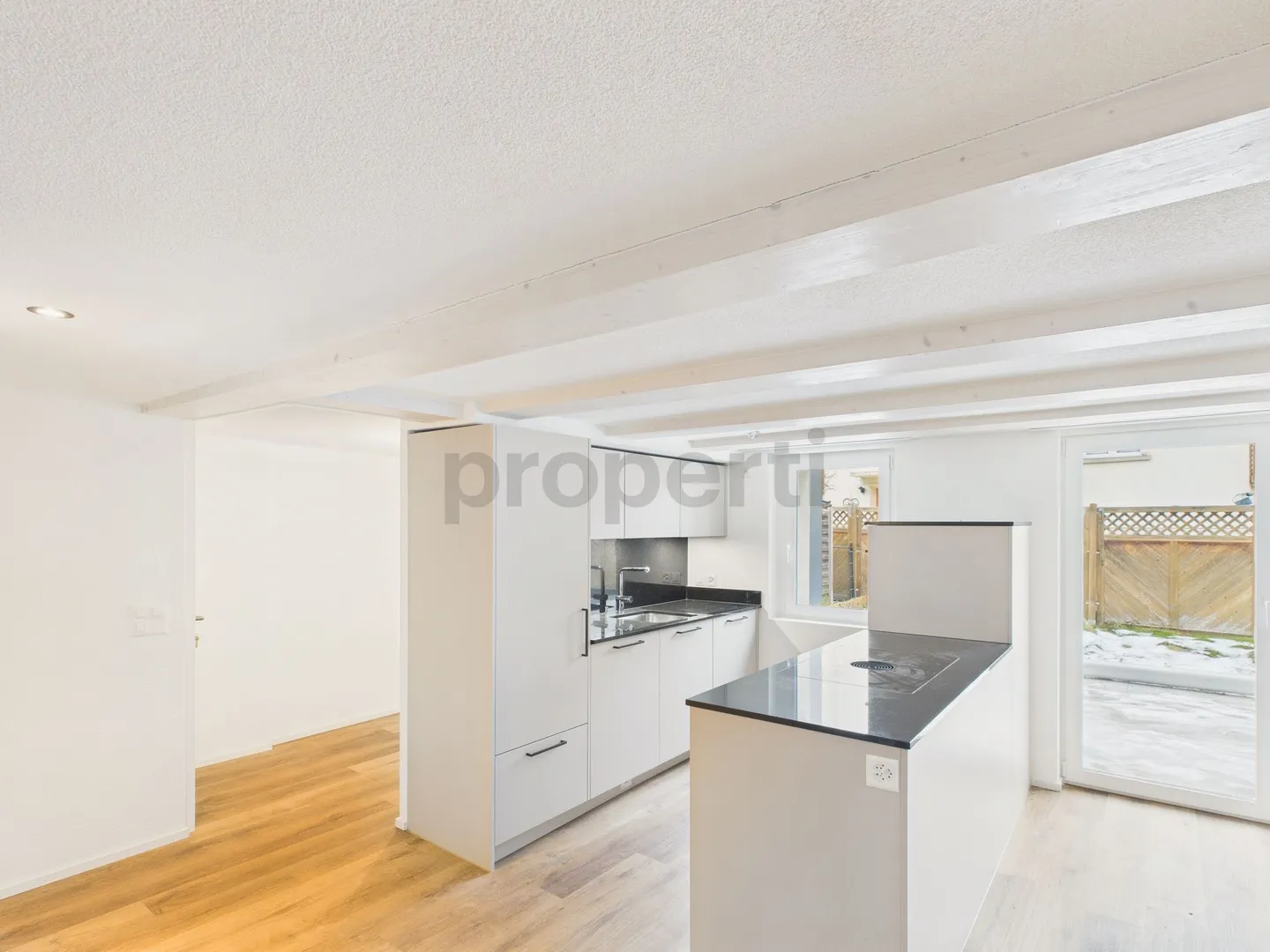 Casa unifamiliare di 4,5 stanze recentemente ristrutturata con balcone a Wohlen AG - Foto 4 di 13