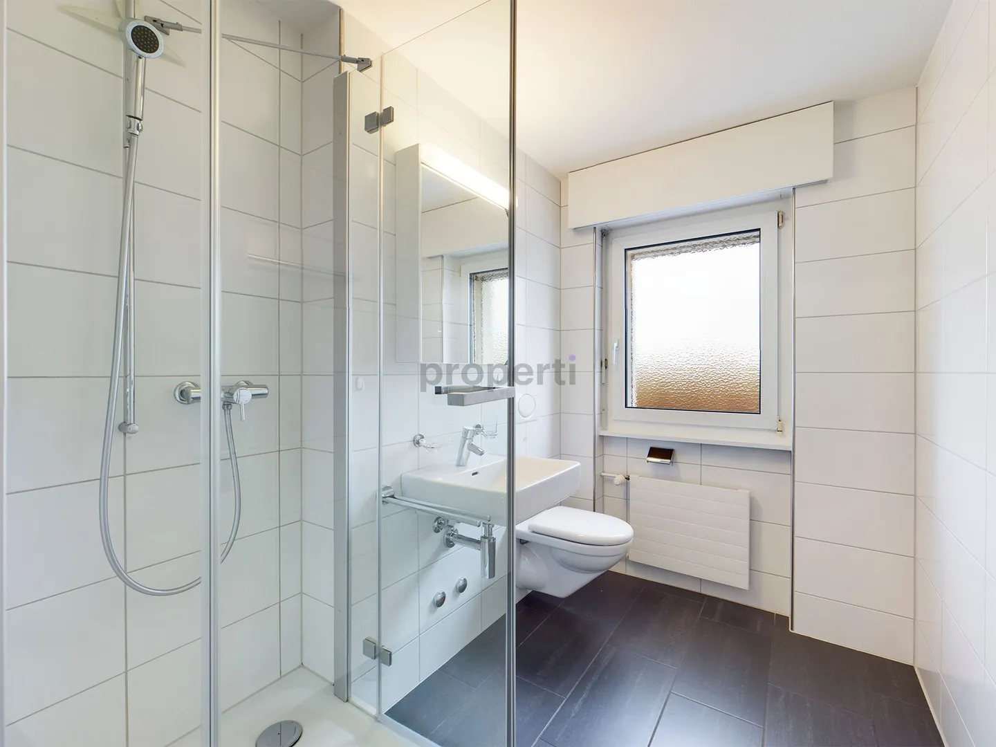 Moderno con buoni collegamenti di trasporto - Foto 8 di 10