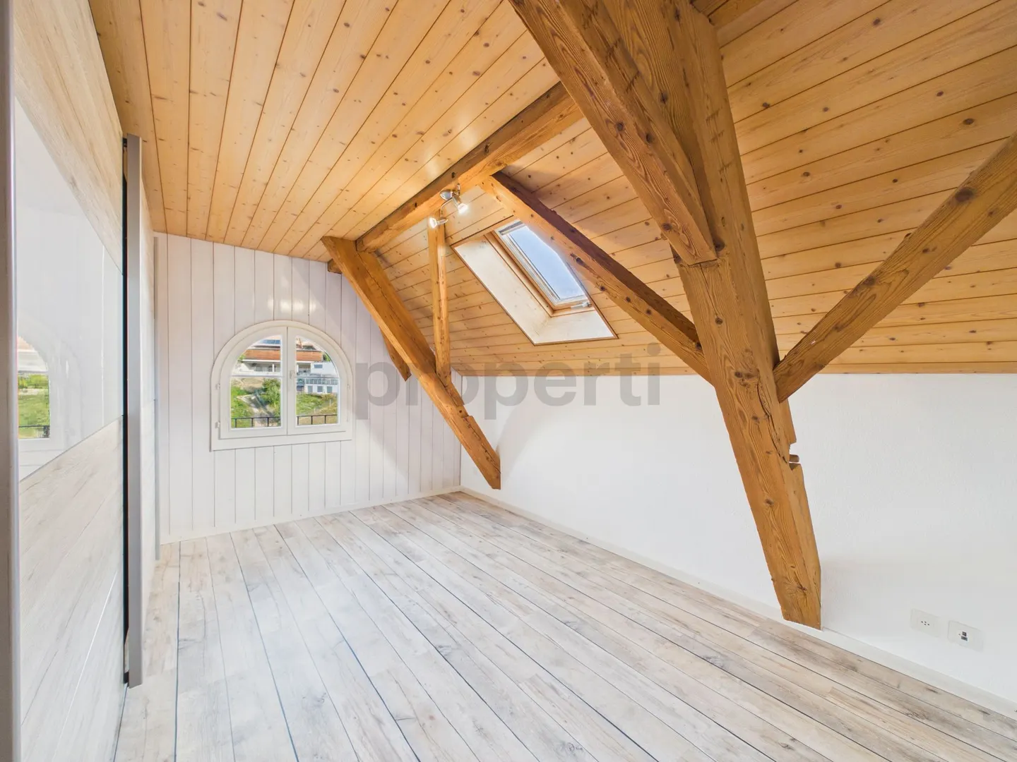 Luminoso appartamento attico di 3,5 locali con balcone, Lützelflüh - Foto 7 di 12