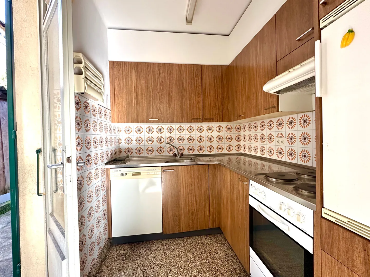 Wunderschönes freistehendes Haus mit 7,5 Zimmern und Garten in Cureglia - Foto 7 von 12