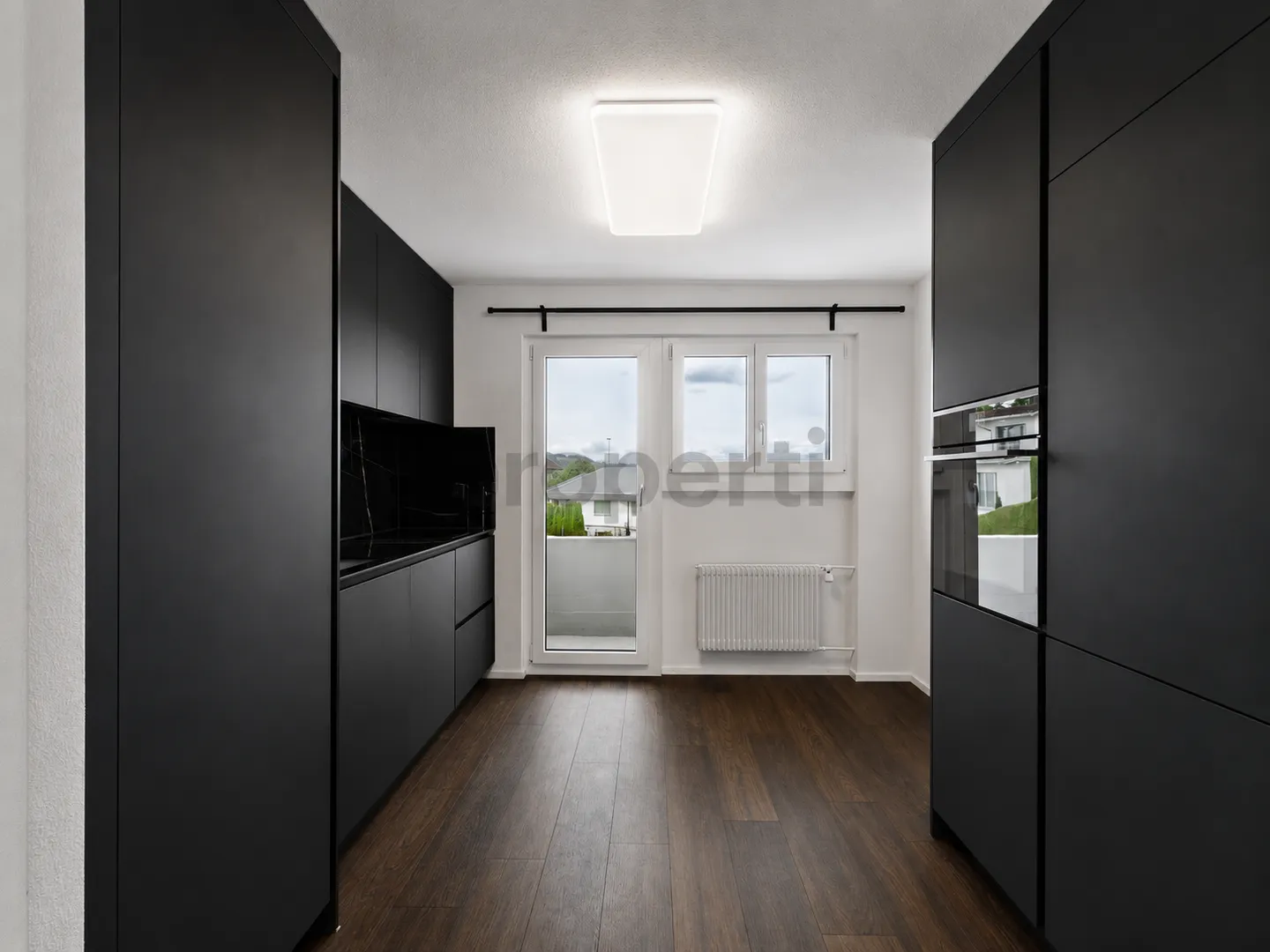 Unique opportunity with lake view: 4.5-room apartment with potential in Nottwil - Photo 2 of 13
