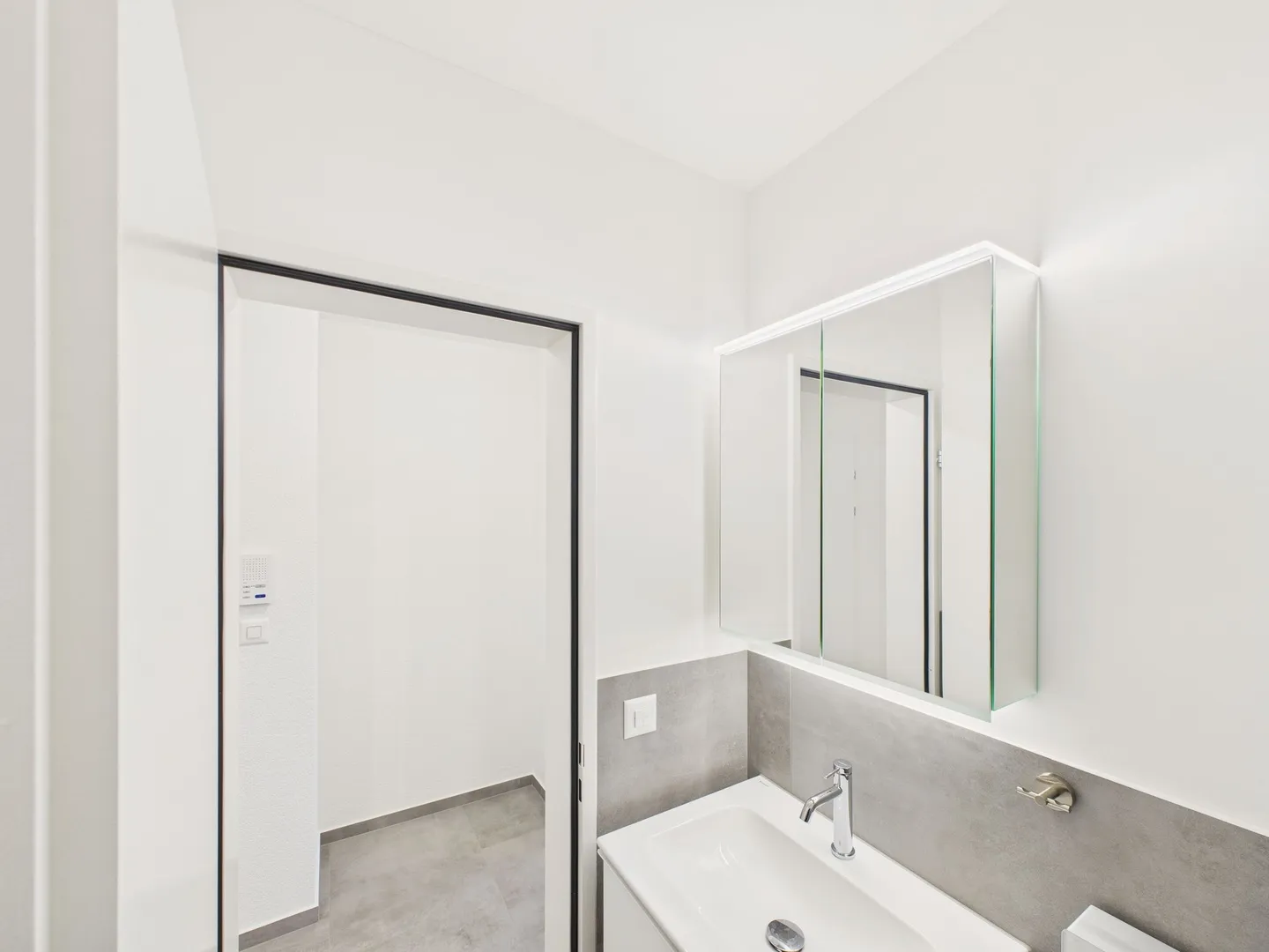 Helle 3.5-Zimmer Wohnung in Dietikon - Erstbezug nach Renovierung - Photo 8 of 9