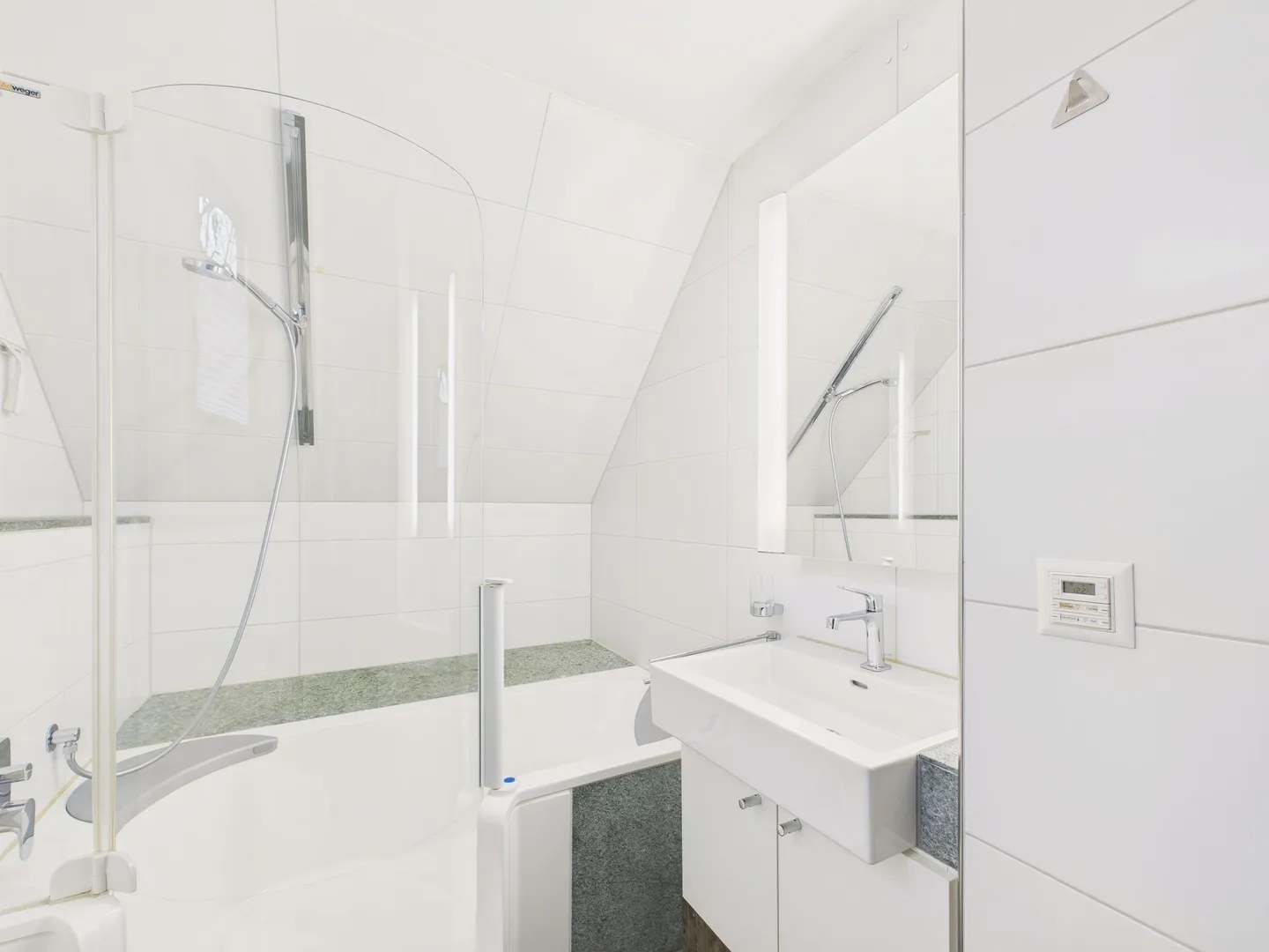 Helle 3-Zimmer Maisonette-Wohnung an ruhiger Lage in Herrliberg - Foto 10 von 13