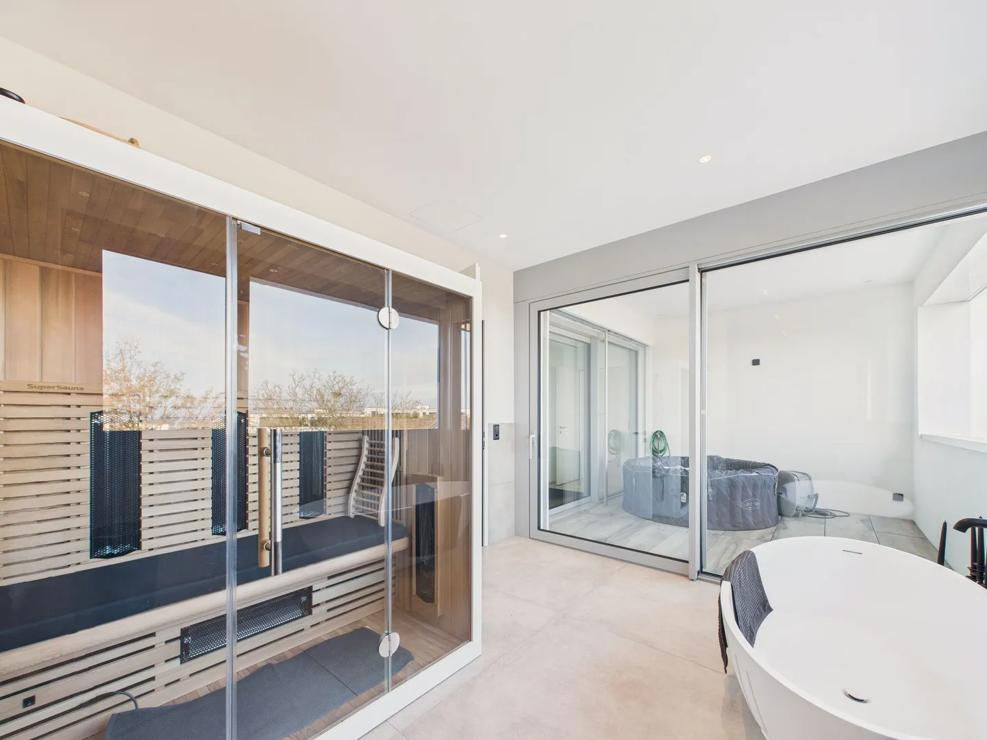 Exklusive 5.5-Zimmer-Neubau-Wohnung mit Kamin, Sauna und Seeblick in Bottighofen - Foto 9 di 12