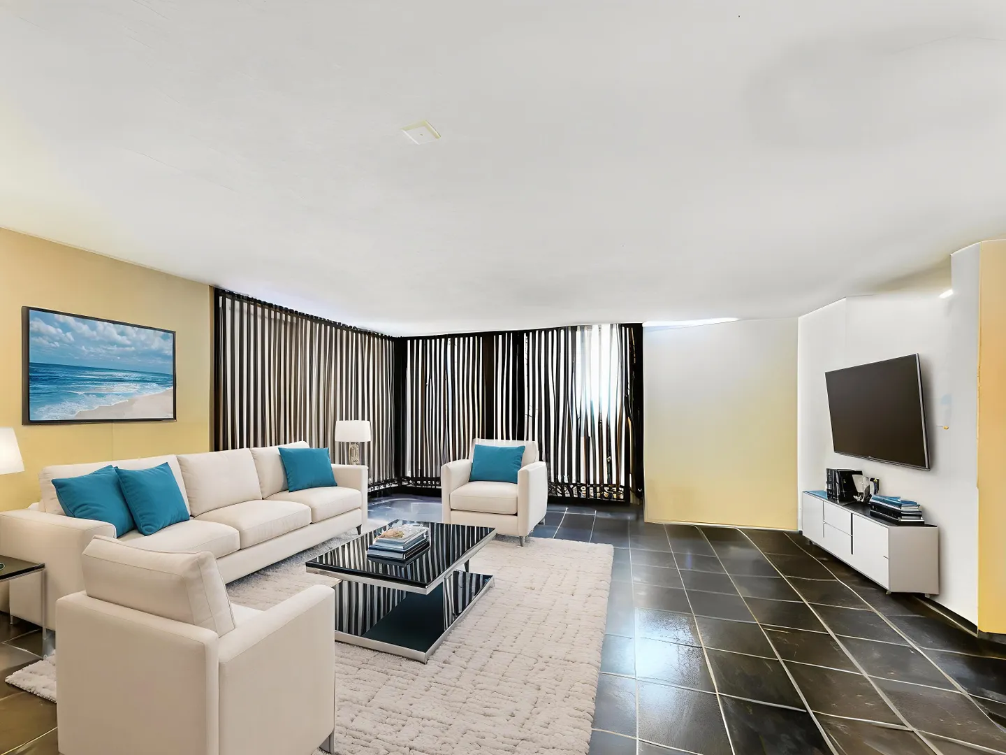 Occasion rare - Maison de rangée spacieuse dans un emplacement central à Dübendorf - Photo 2 sur 12