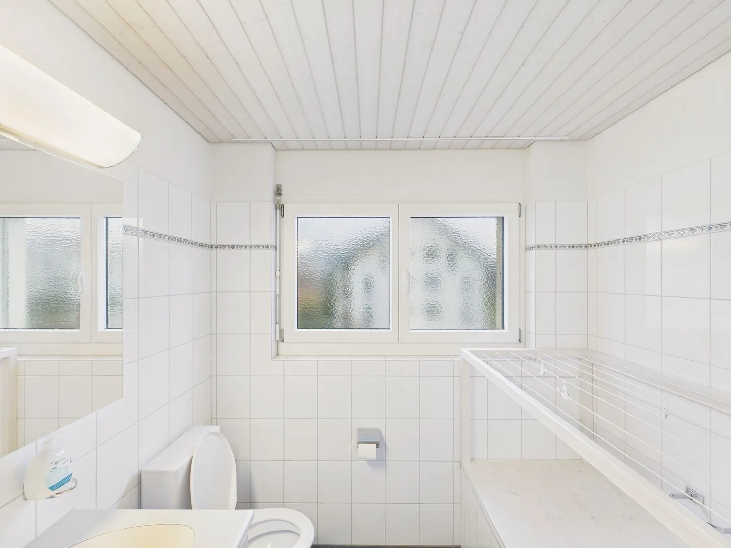 Luminoso appartamento di 3,5 stanze con balcone a Küttigen - Foto 7 di 11