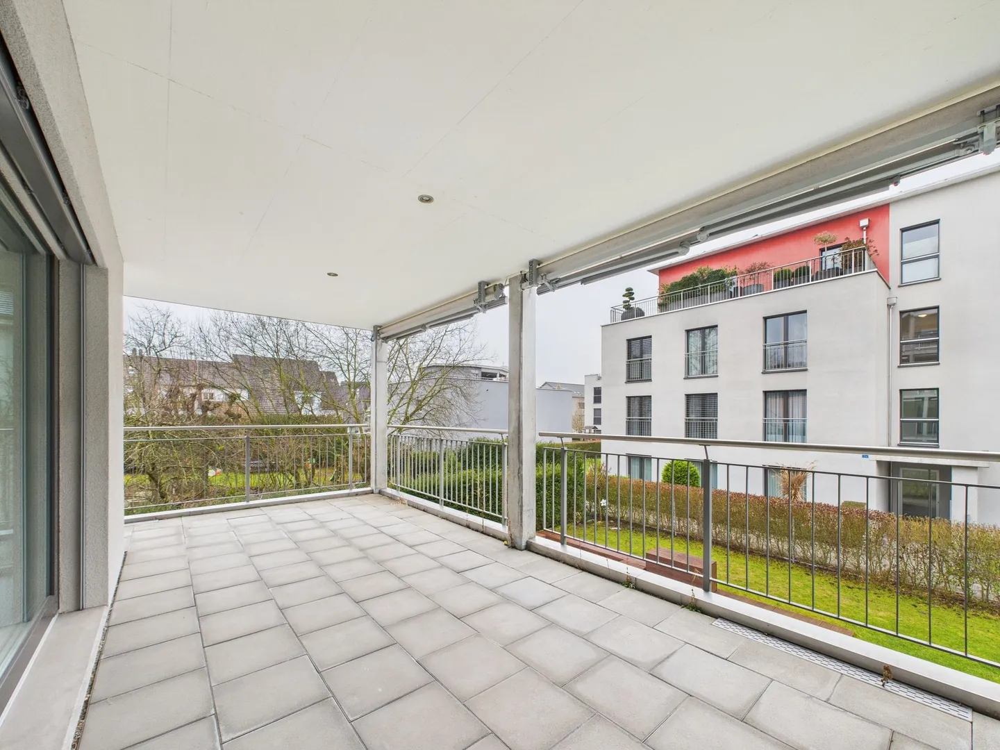 Spacious 4.5-room apartment with terrace in Eschlikon - Photo 10 of 11