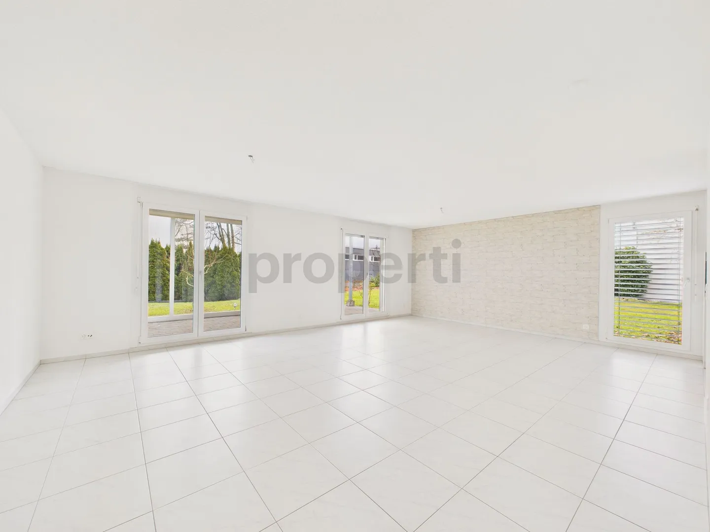 Grosszügige 4.5-Zimmer-Wohnung mit Terrasse in Aarburg - Foto 1 von 11