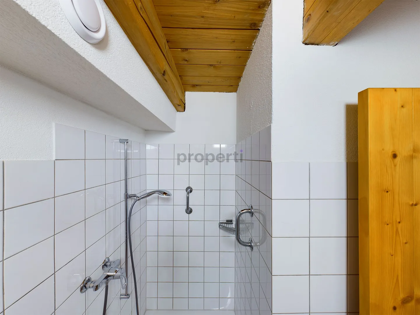 Helle 4.5-Zimmer-Wohnung mit Balkon in Zwingen - Foto 10 di 11