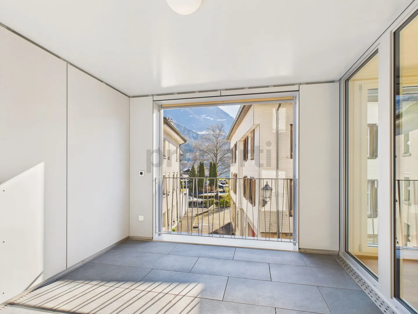 Appartamento moderno di 3,5 locali sul lago di Lucerna a Brunnen SZ - Foto 10 di 11