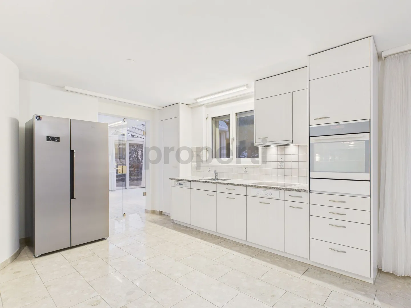 Moderno appartamento con terrazza di 3,5 stanze a Bubendorf - Il tuo rifugio con stile e praticità - Foto 4 di 11