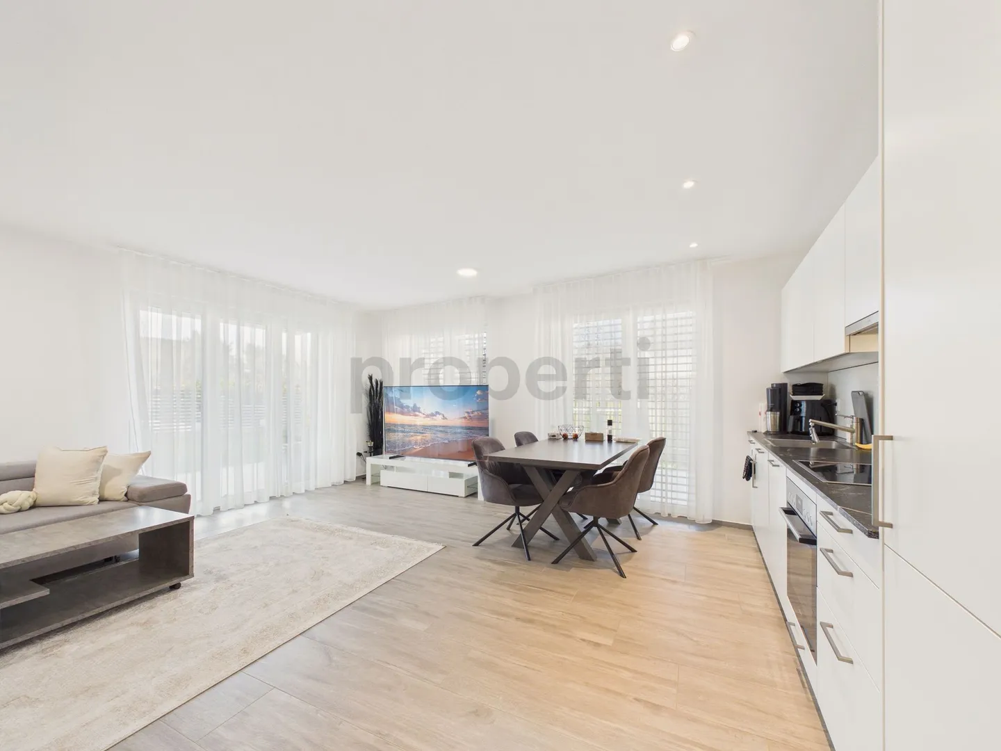 Appartamento moderno di 3,5 stanze con area giardino a Embrach - Foto 4 di 11