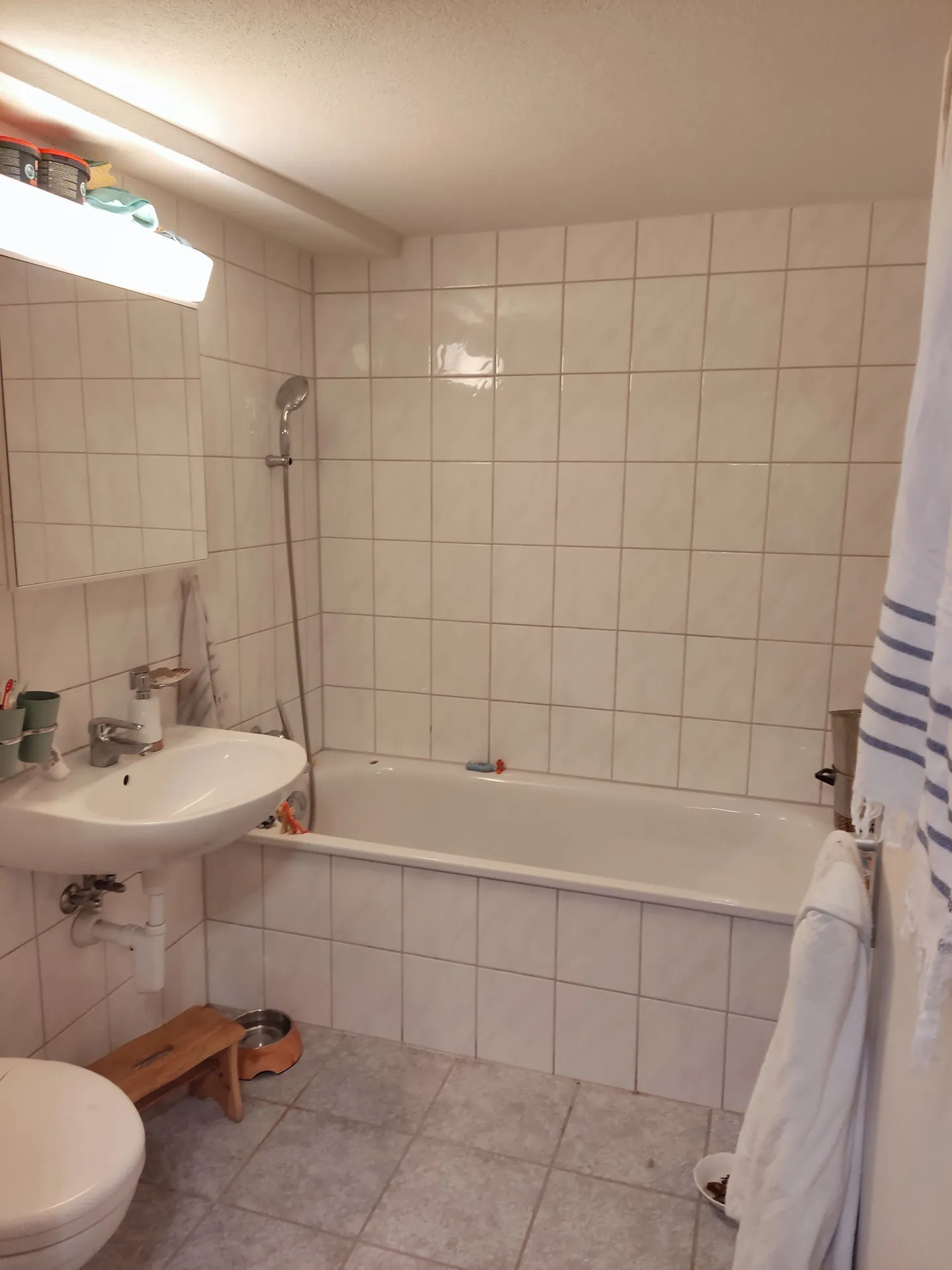 Grosszuegige Wohnung mit sonnigem Balkon - Foto 10 von 12